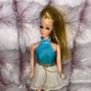 Dawn topper doll